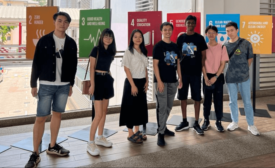 Another group picture with my club